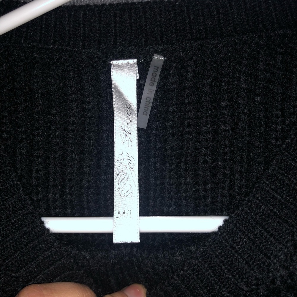 Sweater/top - Picture 4 of 4
